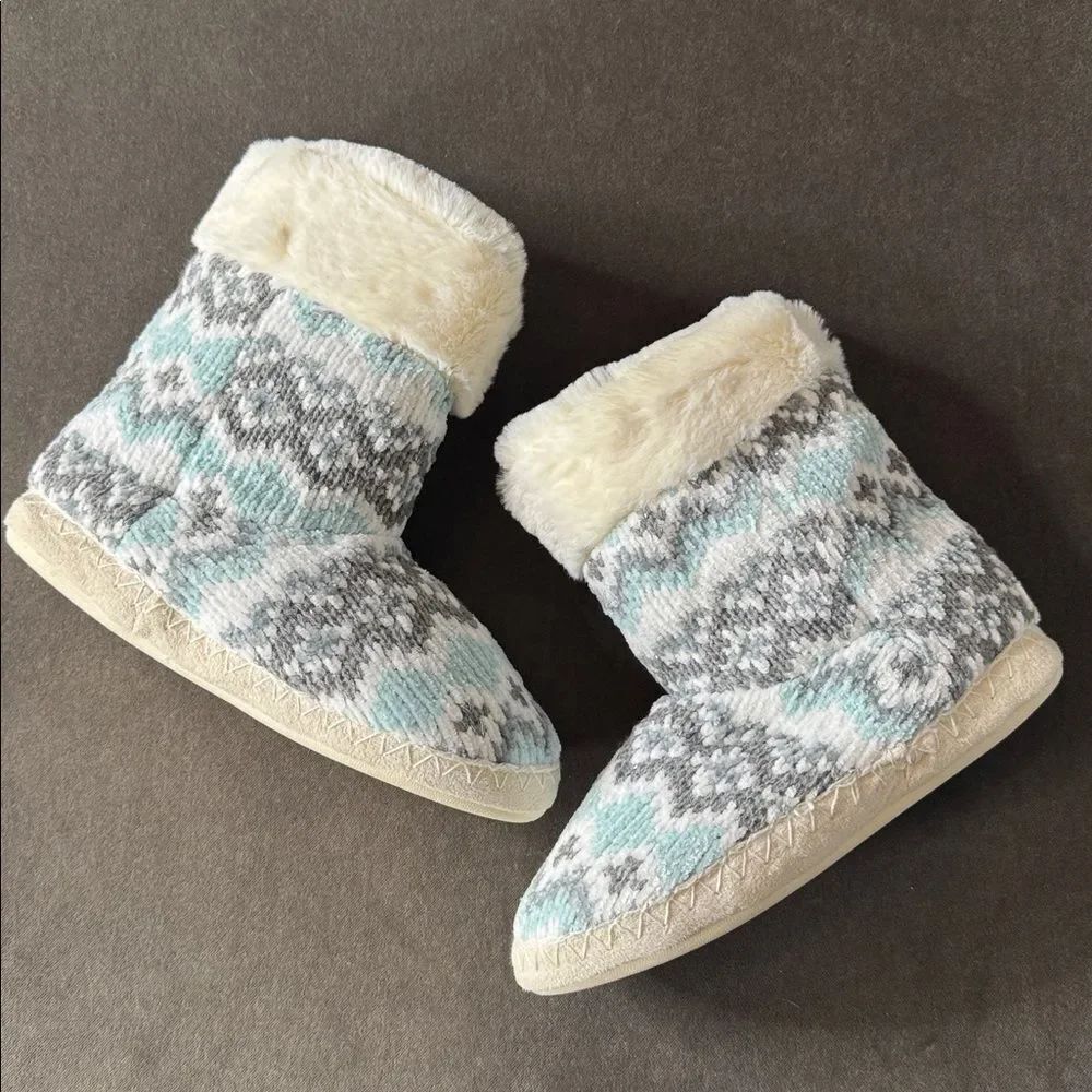 Women’s Wayland Square Quilted Slipper Boots Faux Fur Lining Size S 7-8 NEW